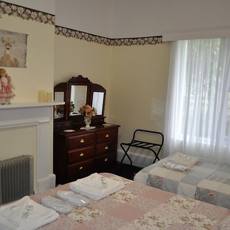 Roslyn House Bed & Breakfast Bushy Park Eksteriør billede