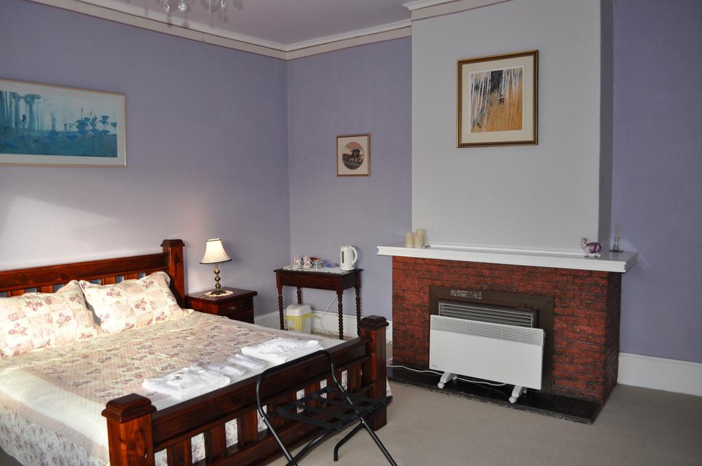 Roslyn House Bed & Breakfast Bushy Park Eksteriør billede