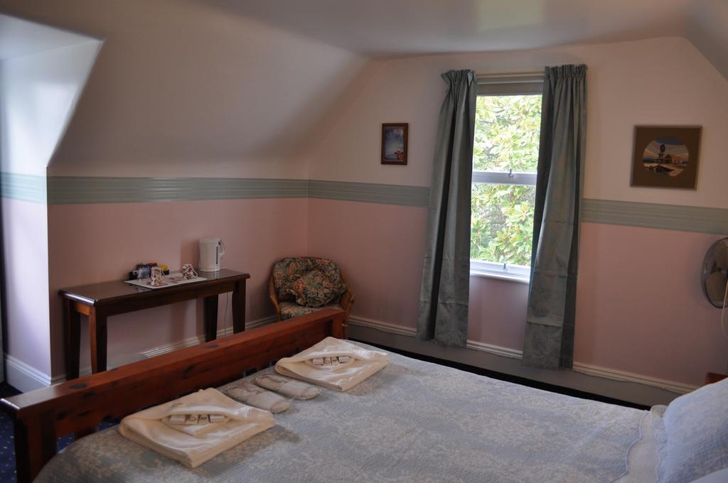 Roslyn House Bed & Breakfast Bushy Park Eksteriør billede