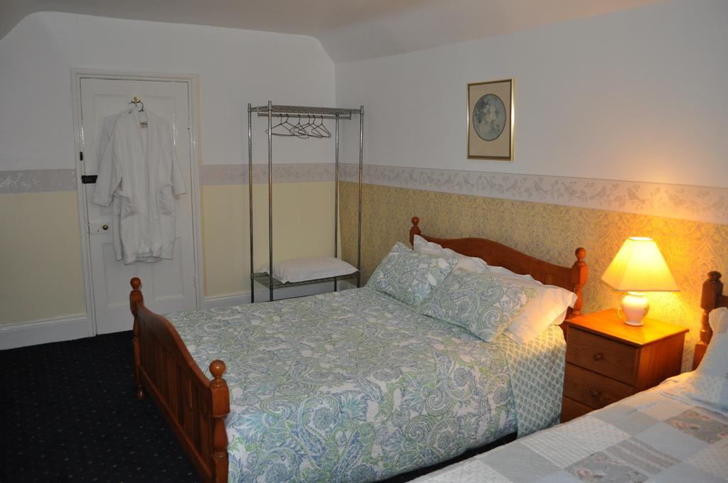 Roslyn House Bed & Breakfast Bushy Park Eksteriør billede