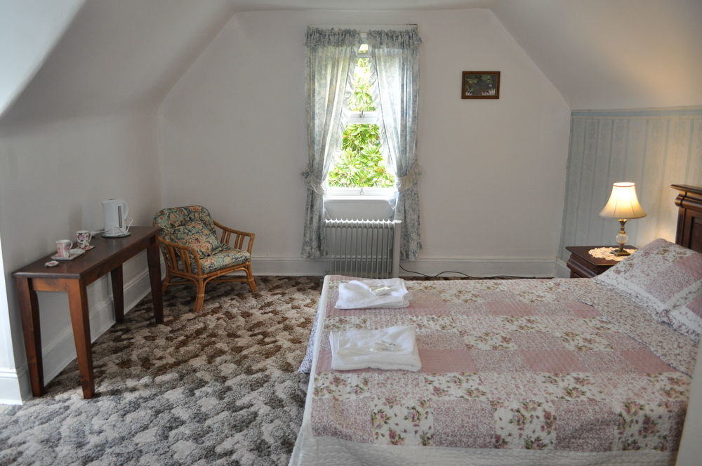 Roslyn House Bed & Breakfast Bushy Park Eksteriør billede