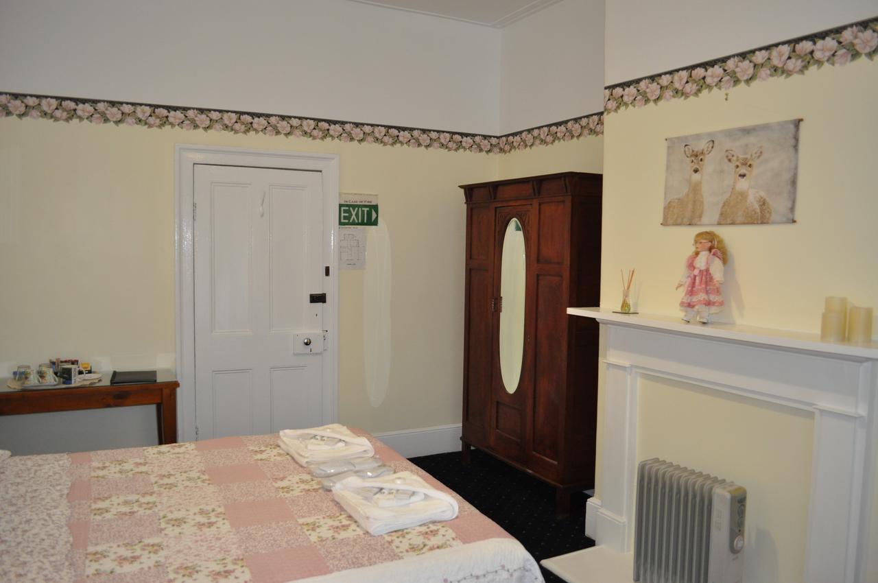 Roslyn House Bed & Breakfast Bushy Park Eksteriør billede