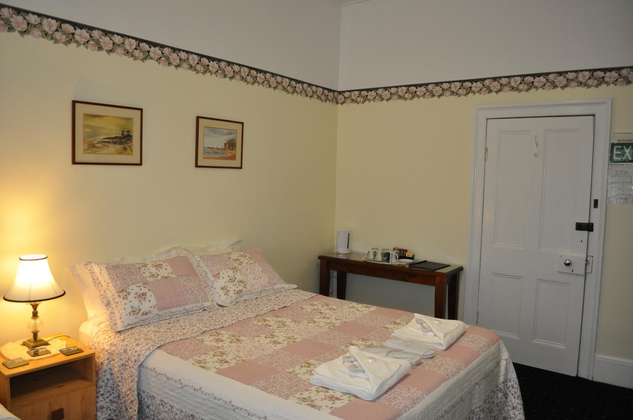 Roslyn House Bed & Breakfast Bushy Park Eksteriør billede