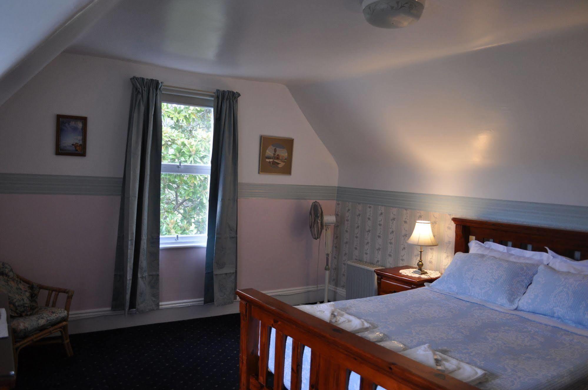 Roslyn House Bed & Breakfast Bushy Park Eksteriør billede