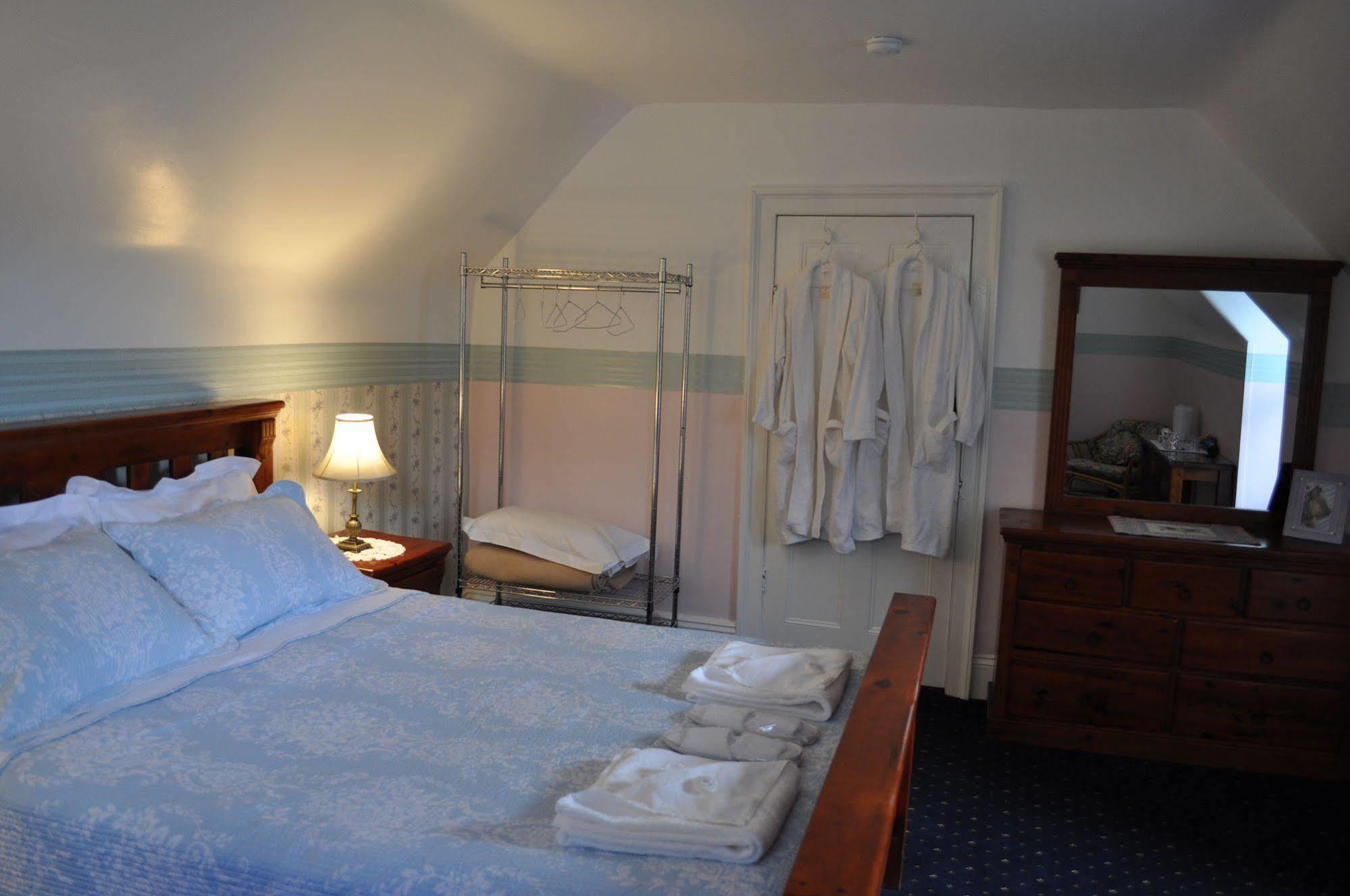 Roslyn House Bed & Breakfast Bushy Park Eksteriør billede